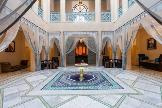 7 Nächte mit Halbpension im Jaal Riad Resort, inklusive 3 Greenfees pro Person (Al Maaden, Montgomerie und Tony Jacklin)