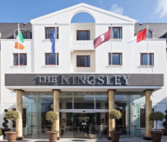 3 nights with breakfast at The Kingsley incl. 1 green fee per person (Fota Island Golf Club Cork)