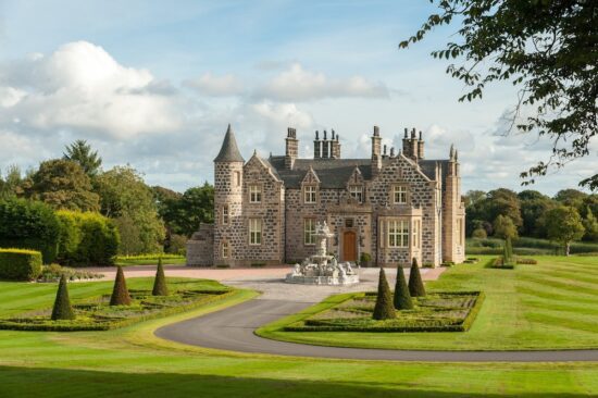 3 noches con desayuno en Trump Macleod House & Lodge, un Green fee por persona (Trump International Golf Links) y excursión por Aberdeenshire con degustación