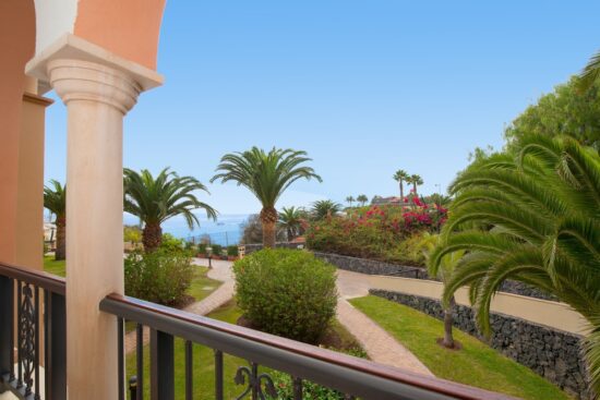 5 nuits avec petit-déjeuner à l'hôtel Iberostar Selection Anthelia, y compris 2 green fees par personne (Golf Costa Adeje et Golf Las Américas)