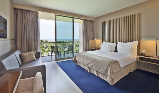 5 nuits en demi-pension à l'hôtel VidaMar Resort Algarve, y compris 2 green fees par personne (Silves GC et Vale Da Pinta GC)
