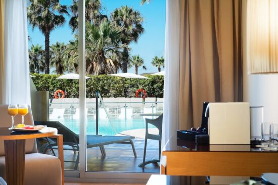 7 nights with breakfast at Elba Costa Ballena Beach & Thalasso Resort including 3 green fees per person (Costa Ballena Ocean GC, Sherry Golf Jerez and Montecastillo Golf).