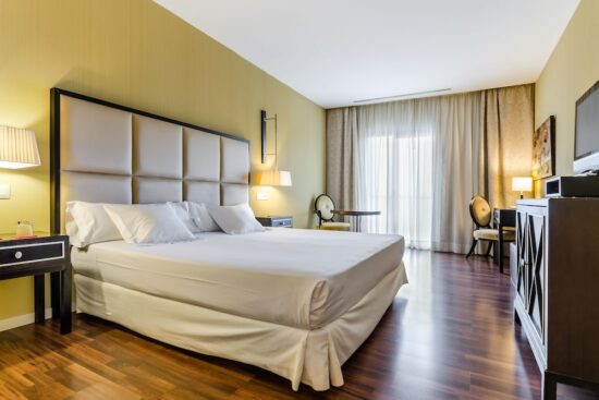 7 notti con prima colazione in Hotel 525, inclusi 4 Green fee a persona (2x Roda Golf & Beach Resort e 2x La Serena Golf)