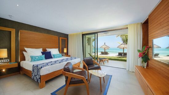 7 nights with breakfast at Paradis Beachcomber Golf Resort & Spa including Unlimited Golf (Paradis GC)