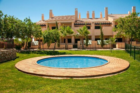 7 notti con prima colazione allo Sheraton Hacienda del Alamo Golf & Spa Resort, inclusi 3 green fee a persona (Hacienda del Alamo Golf Resort, Altaona Golf & Country Village e Mar Menor Golf).