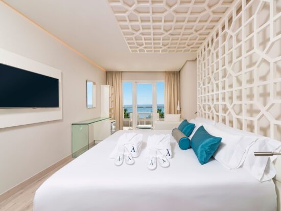 5 nuits avec petit-déjeuner à l'Amàre Beach Hotel Marbella, y compris 2 green fees par personne (Marbella Golf Country Club et Los Naranjos Golf Club).