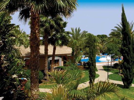 7 Übernachtungen mit Halbpension im Dunas Suites & Villas Resort inklusive 3 Greenfees pro Person (Maspalomas Golf, Lopesan Meloneras Golf und Salobre Golf)