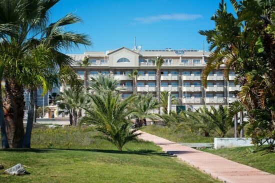7 nights with breakfast at Elba Motril Beach & Business Resort including 3 Green fees per person (Golf Club Los Moriscos)