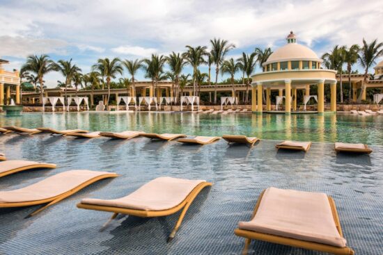 7 Übernachtungen - all inclusive - im Iberostar Grand Paraiso Adults Only inklusive 5 Greenfees pro Person (2x Iberostar Playa Paraiso Golf Club und 3x Iberostar Cancun Golf Club)