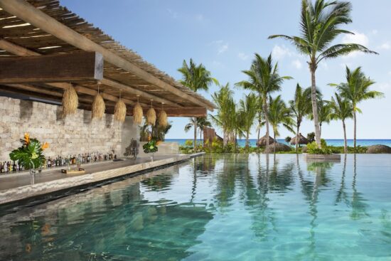 7 Übernachtungen all inclusive im Secrets Moxché Playa del Carmen und 4 Greenfees pro Person (2x Gran Coyote Golf und 2x Club de Golf Iberostar Playa Paraíso)