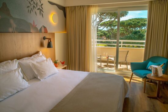 7 notti con prima colazione all'Hotel Onyria Quinta da Marinha, inclusi 3 green fee a persona (campo da golf Onyria Quinta da Marinha)