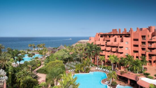 7 nuits avec petit-déjeuner au Tivoli la Caleta Resort comprenant 3 green fees par personne (Golf Costa Adeje, Golf Las Américas et Abama Golf).