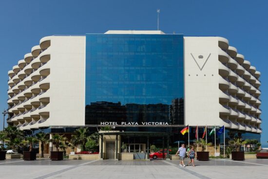 7 nuits avec petit-déjeuner à l'hôtel Playa Victoria, y compris 3 green fees par personne (Villanueva Golf & Croquet, La Estancia Golf Club et Sherry Golf Jerez).