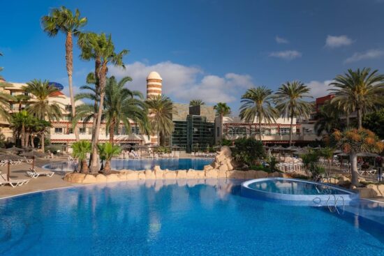 7 nights with breakfast at Elba Carlota Beach & Convention including 3 Green fees per person (Fuerteventura Golf Club)