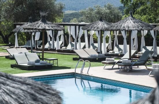 5 nights with breakfast in Suites Natura Mas Tapiolas including 2 green fees (Club Golf Costa Brava and Club Golf d'Aro).