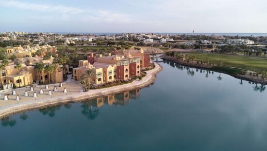 7 nuits avec petit-déjeuner au Steigenberger Golf Resort, y compris 3 Green fees par personne (El Gouna Golf Club)